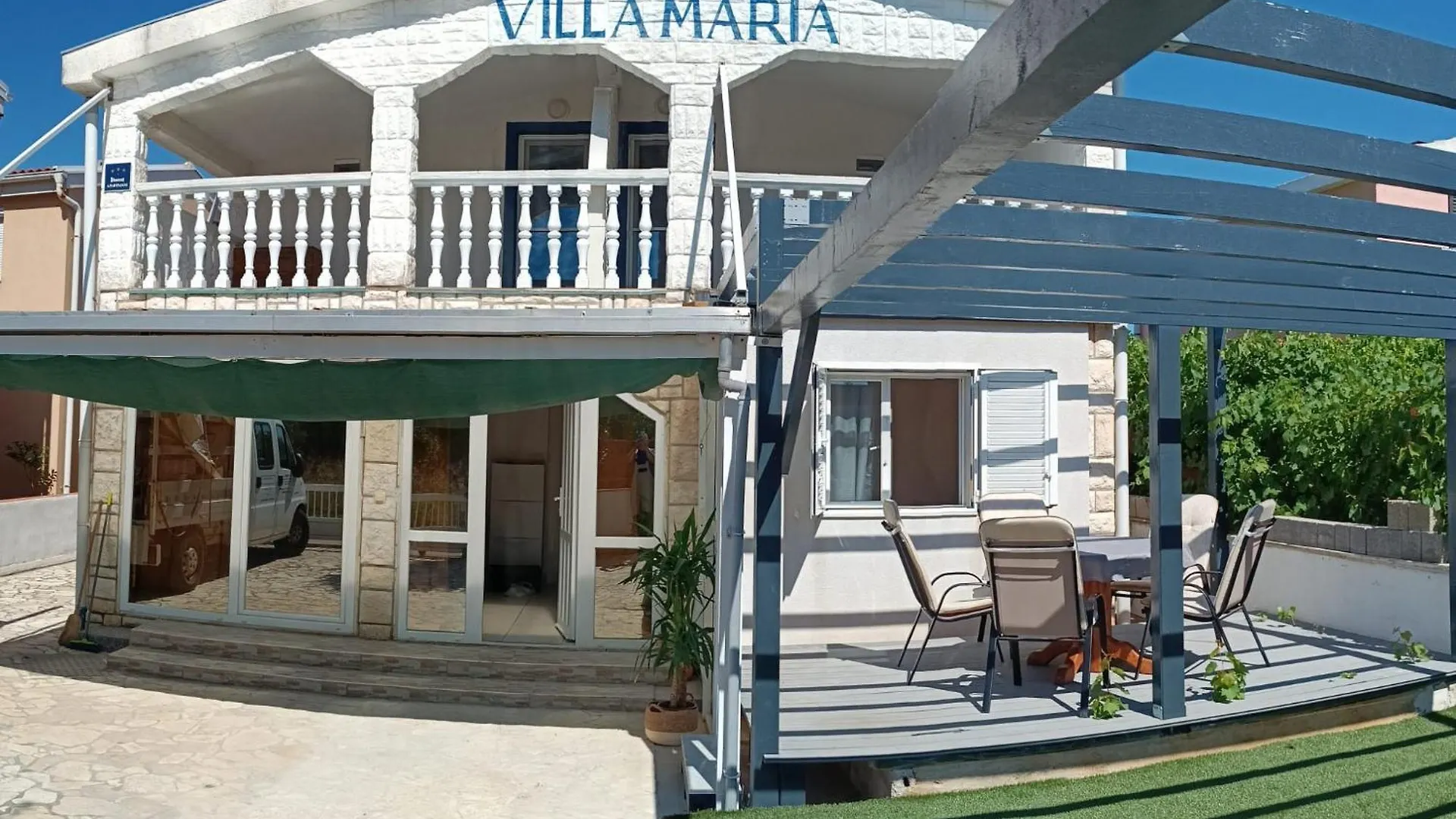 Grey Apartman Vir